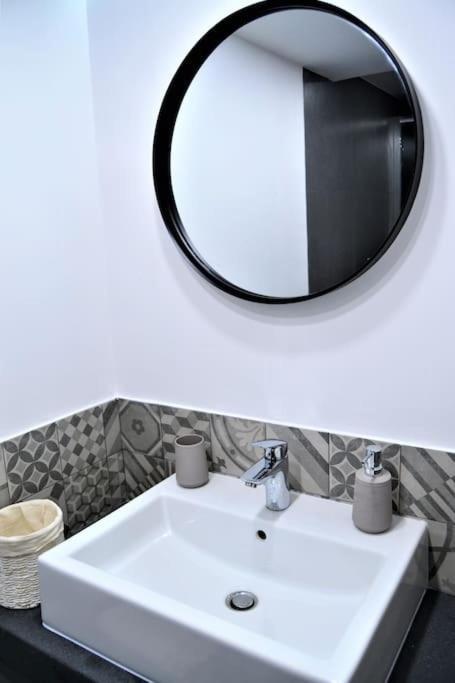 Dock33 - Comfort Loft In Catania Center Esterno foto