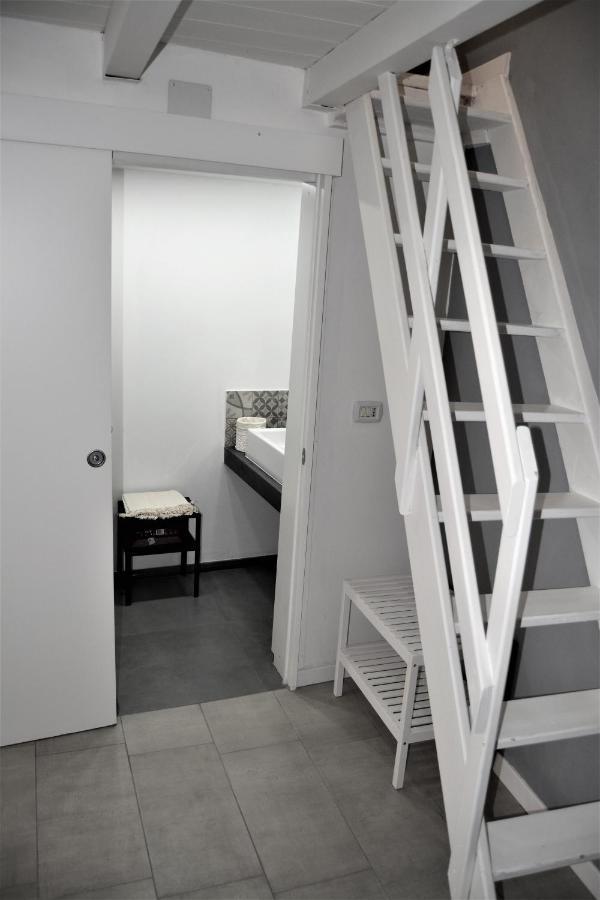 Dock33 - Comfort Loft In Catania Center Esterno foto